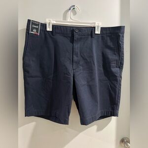 Roundtree & Yorke Navy Blue Flat Front Shorts, size 42, 9 inch inseam, new!